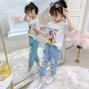Mùa hè quần áo trẻ em mới 2019 nhân vật bé gái Áo thun trẻ em lỗ quần jeans hai mảnh - Khác