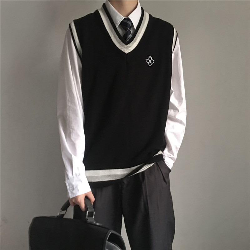 Autumn / winter 2020 Korean fashion ins versatile sleeveless sweater vest boy CEC Pullover T-shirt