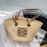 Большой, бежевый