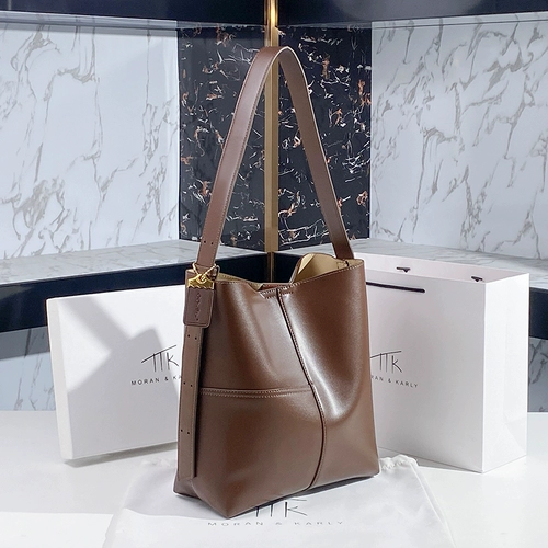 Демисезонная вместительная и большая сумка через плечо, сумка на одно плечо, из натуральной кожи, коллекция 2023, изысканный стиль