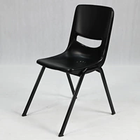 Черный одиночный стул (четыре кусочки)