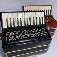 Старомодный аккордеон, музыкальные инструменты, ручка, ностальгия, 708090 года