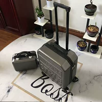 Серый малышка мать и детская коробка