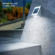 Đèn tường ngoài trời năng lượng mặt trời đèn tường inox chiếu sáng thông minh pin lithium siêu sáng đèn trang trí tường pin đèn năng lượng mặt trời đèn năng lượng mặt trời 100w