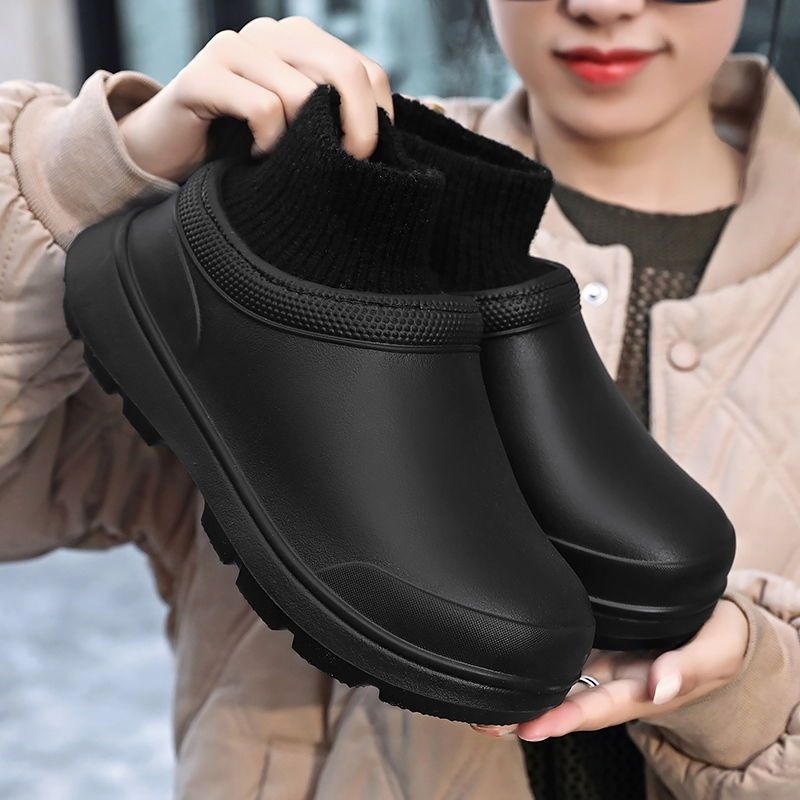 2022 Dép bông Phụ nữ mang giày chống nước với nhung và giày mưa ấm áp vào mùa đông 