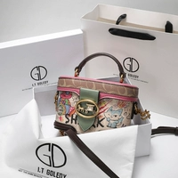 Роза красная