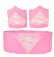 Розовые напульсники, ремень