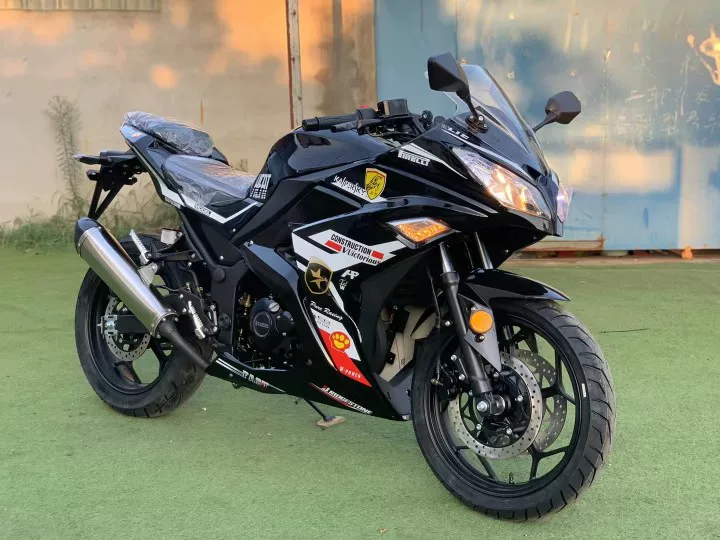 Кавасаки Маленький Ниндзя Горизонт Лаrге S250CC350/400 Двухцилиндровый Водяное Холодное Холодное Гонка тяжёлый локомотив моторное топливо мотоцикл