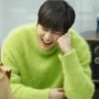 Huyền thoại biển xanh Lee Min Ho cùng phong cách áo len lông chồn màu xanh lá cây cặp đôi tóc dài áo dệt kim nam nữ áo len nam