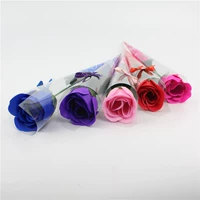 Цветок из розового мыла (смешанные волосы)