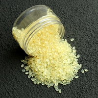 Светло-желтый