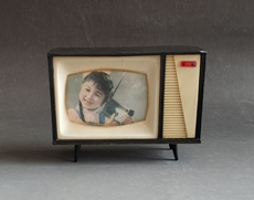 Резиновая игрушка 难忘的八十年代童年回忆，塑料电视机储蓄罐，儿童玩具储钱罐摆件