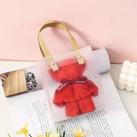 Медведь удушает мешок-красный