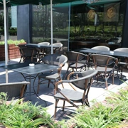 Bàn ngoài trời và ghế kết hợp giải trí đồ nội thất cafe sân sân thượng bên ngoài ban công ngoài trời ghế mây ba hoặc năm bộ