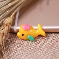 Желтый дельфин