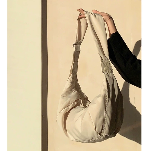 Весенняя сумка через плечо, вместительная и большая сумка на одно плечо с пухом