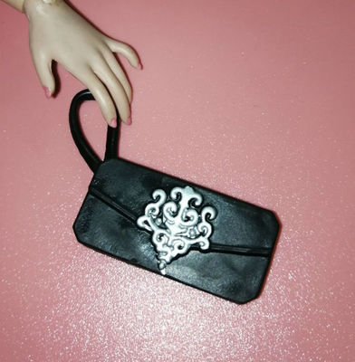 taobao agent New toy doll clothing accessories FR supermodel Lijia BLYTHE small cloth Keer can use black totem handbag