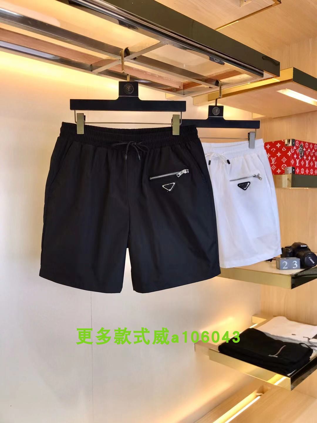 BlackLove horse  Official product Chaopai 21 summer Simplicity triangle badge man leisure time shorts Beach pants Quick drying pants