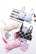 Mùa hè Thoải Mái Mỏng Mỏng Strapless Bra Ngực Nhỏ Thu Thập Thoáng Khí Cô Gái Mùa Hè Trắng Đen Nửa Cup Đồ Lót