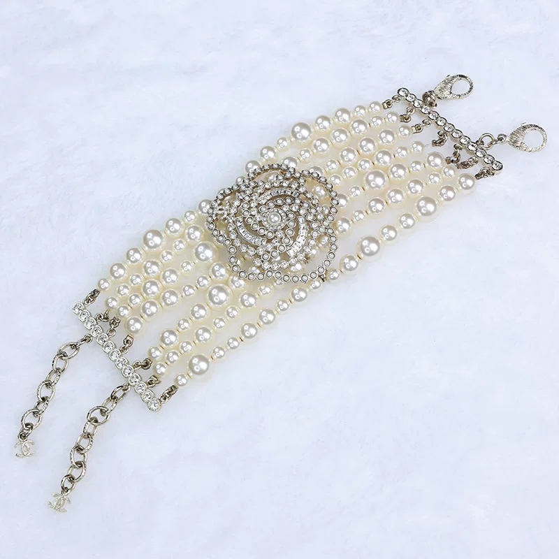 CHANEL Chanel Pearl Mountain Camellia Multi -Pearl Bracelet Drills a new and unused