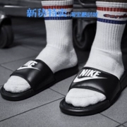 Nike Nike Benassi JDI chữ đen trắng slippers Dép thể thao nam và nữ đi biển 343880-090 - Dép thể thao