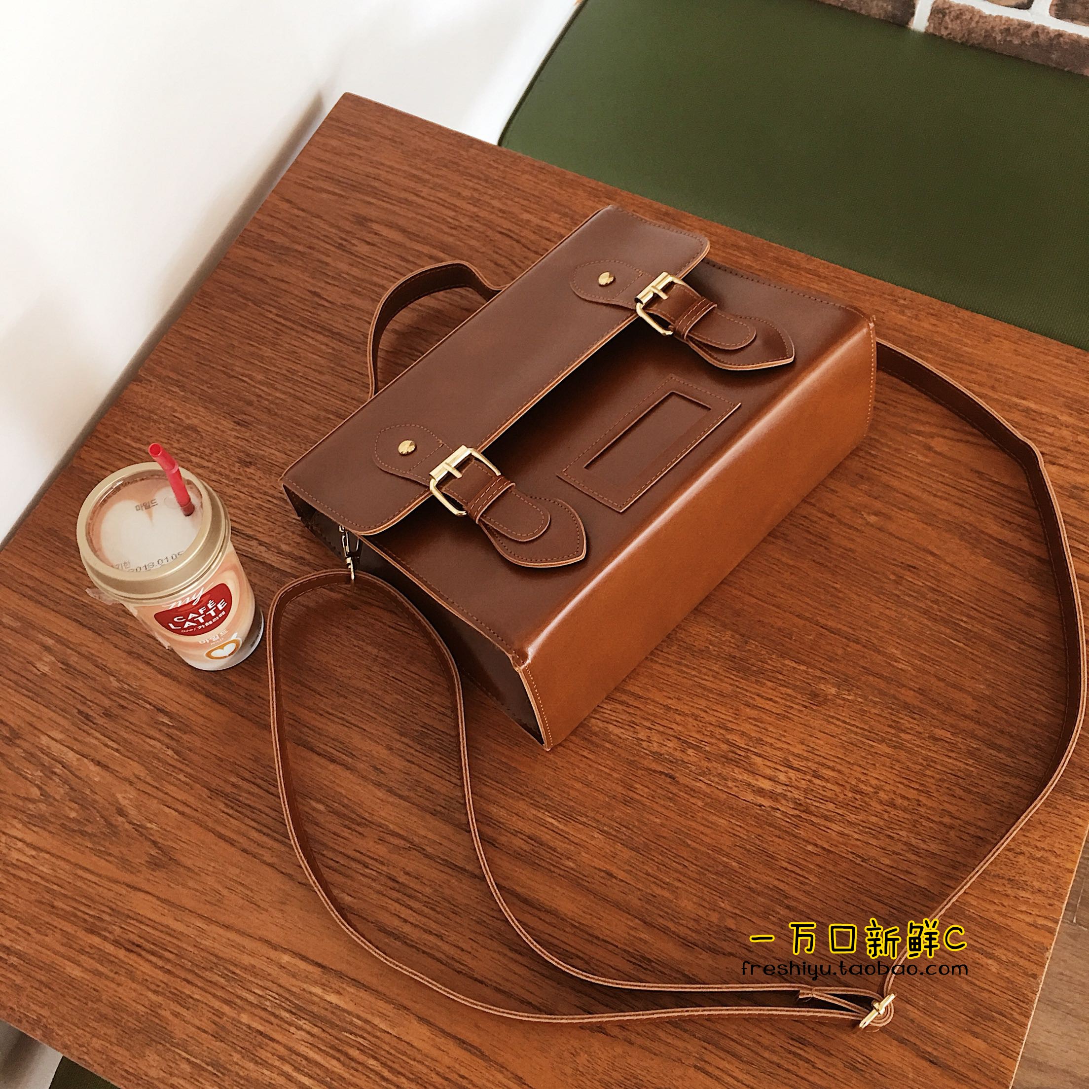 Light Brown Spot Collection Firstmmmpink / / 2021 new pattern tide Spring and summer ulzzang leading lady ~ solar system Postman bag Stereotype Square bag