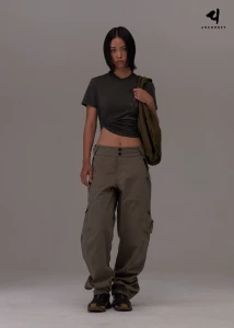Hyein Seo 丨 Осенняя и зимняя кнопка Khaki Cort -sleed T 桖 Женщина 丨 Anchoret Shop Shop