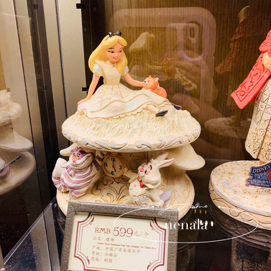 CShanghai Disney Mickey Donald Duck Seven Dwarfs Alice princess image Garage Kit display window Ornaments gift
