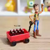 Маленький прицеп, игрушечная машина, игра с едой, кола