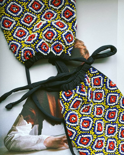 Американский AF против различных брендов купальных костюмов и купальников, свободно совпадает с купальниками