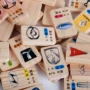 100 mảnh khối gỗ lớn chiếm ưu thế khối số biết chữ của trẻ em biển báo giao thông xe sáu một đồ chơi mua đồ chơi domino cho bé