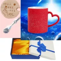 Красная лента, подарочная коробка