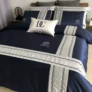 Bộ đồ giường cotton bốn mảnh kiểu kinh doanh đơn giản theo phong cách châu Âu 笠 Khăn trải giường thêu chăn trải giường 1,8m - Bộ đồ giường bốn mảnh