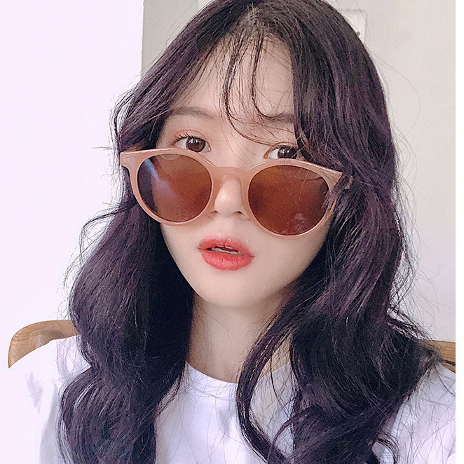 Milk Tea ColorGM Korean version tide 2020 Round frame ma'am Sunglasses ins Milk tea color Internet celebrity Sunglasses Small frame Tiktok new pattern glasses