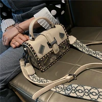 Подарочная коробка Khaki сначала стреляет сначала