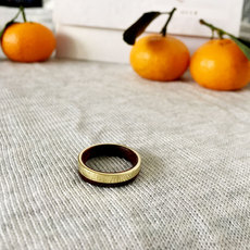 Настройка браслеты кольца 原创手工制作定制个性创意首饰品檀木镶嵌拼接黄铜情侣戒指