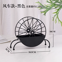 Черная игрушка «Ветерок»