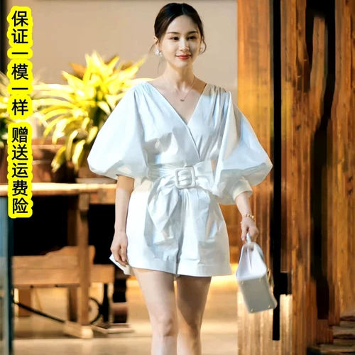 Белое платье, комбинезон, V-образный вырез, рукава фонарики