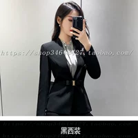 Черный костюм