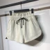 Phiên bản Hàn Quốc mát mẻ của quần short nhung dệt kim cao cấp mùa thu đông của phụ nữ mặc quần ống rộng ống rộng đế hoang đồ công sở nữ Quần short