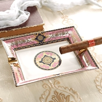 Розовый двор