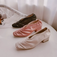 Мягкий! Удобно! Эксклюзивная синхронная вишневая страна!Ретро -плиссированные густые каблуки Японская женская обувь одиночная обувь ленивая обувь бабушка обувь