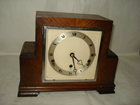 Британские эллиотт -старые старые часы Британские антикварные машины