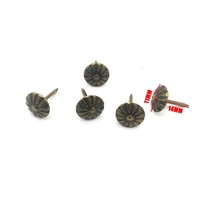 11*17 Зеленая древняя хризантема