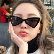 2018 Hàn Quốc không thường xuyên tam giác cat eye sunglasses bán buôn Châu Âu và Hoa Kỳ thời trang cá tính kính mát sao kính