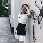 2018 mùa thu mới Hàn Quốc phiên bản của màu sắc tương phản ve áo hoang dã ngắn- tay áo sơ mi nữ + bất thường pleated váy bộ
