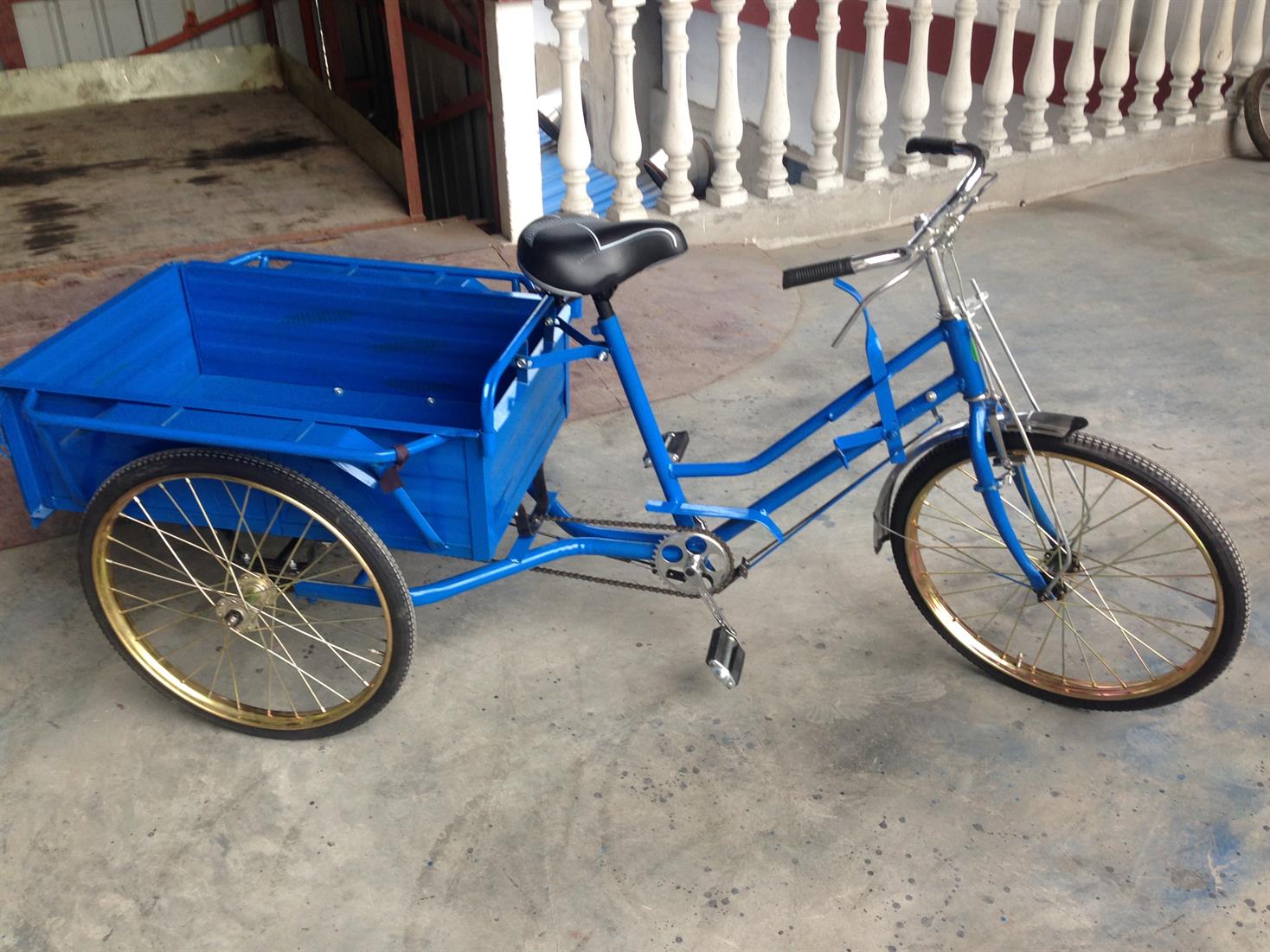 Купить трехколесный велосипед на авито. Велосипед грузовой трехколесный volta карго. Стелс Энерджи 3 колесный. Грузовой велосипед стелс. Грузовой велосипед ИЖ карго.