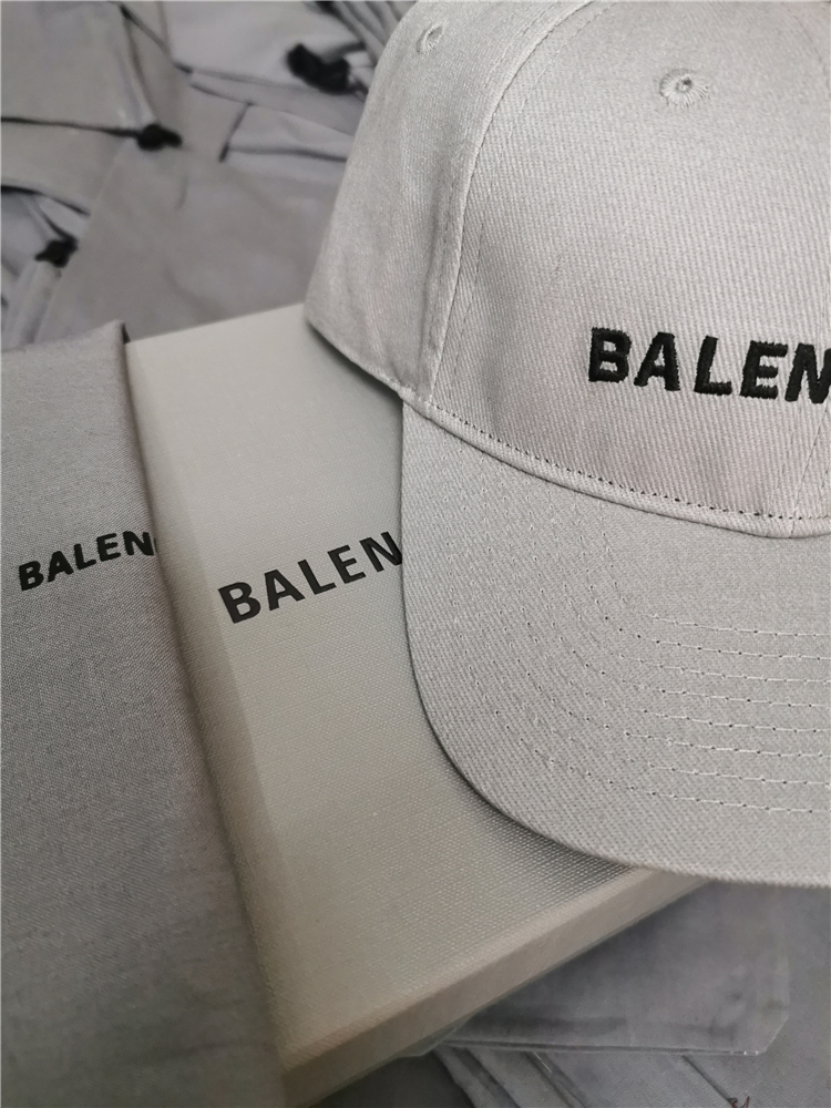 Classic Grey2021 new pattern Europe Home B Hat New color Embroidery letter Versatile Baseball cap peaked cap Star men and women Same