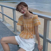 Mùa hè 2019 mới của phụ nữ thời trang Hàn Quốc đa năng vuông cổ áo kẻ sọc trở lại sửa chữa chéo áo thun - Áo phông