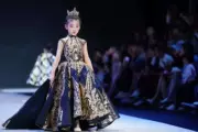 Thuê một chiếc váy nghi lễ cho trẻ em cao cấp cho một buổi trình diễn mô hình sàn catwalk trẻ em cao cấp - Váy trẻ em